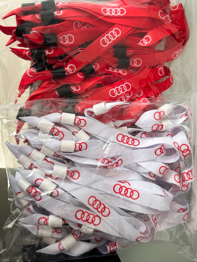 Pakiety tekstyliów z logo Audi